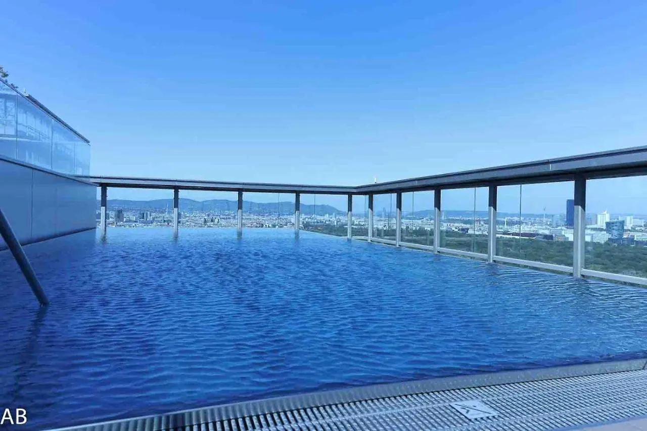 וינה Superior Apartment & Rooftop Pool