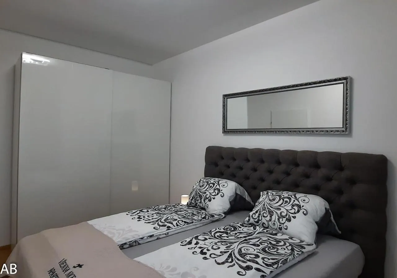 וינה Superior Apartment & Rooftop Pool