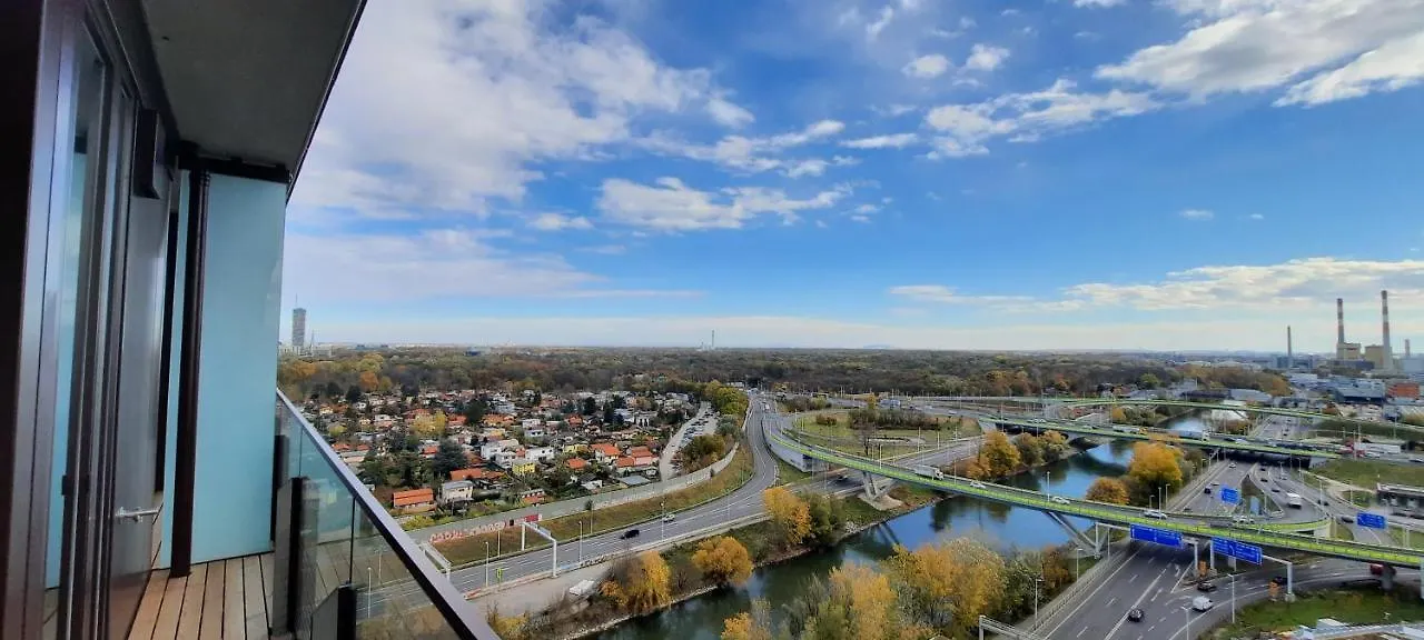 Superior Apartment & Rooftop Pool Vienna